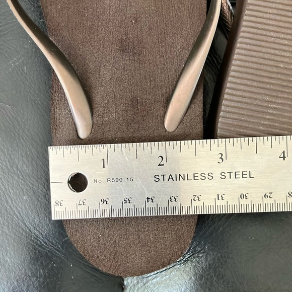 Women's Brown Flip Flop Sandals - Picture 10 of 12